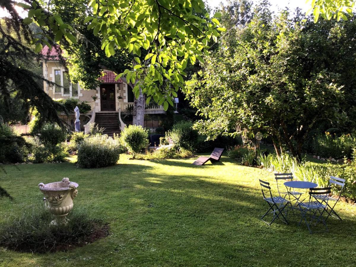 Villa Leovil Saint-Pompont Exterior photo